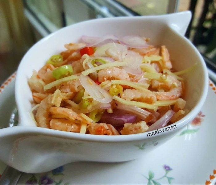 ยำกุ้งแห้ง อาหารจานเดียว