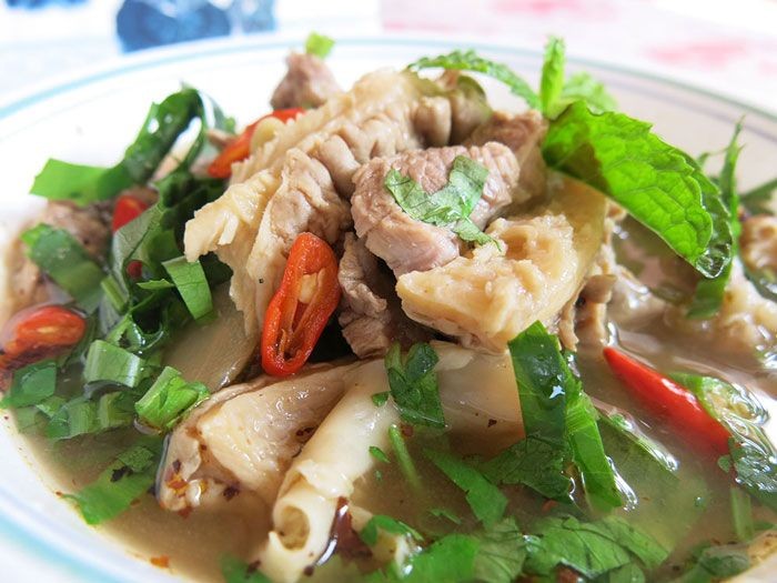 ต้มแซบเครื่องในวัว (สากล) อาหารภาคอีสาน