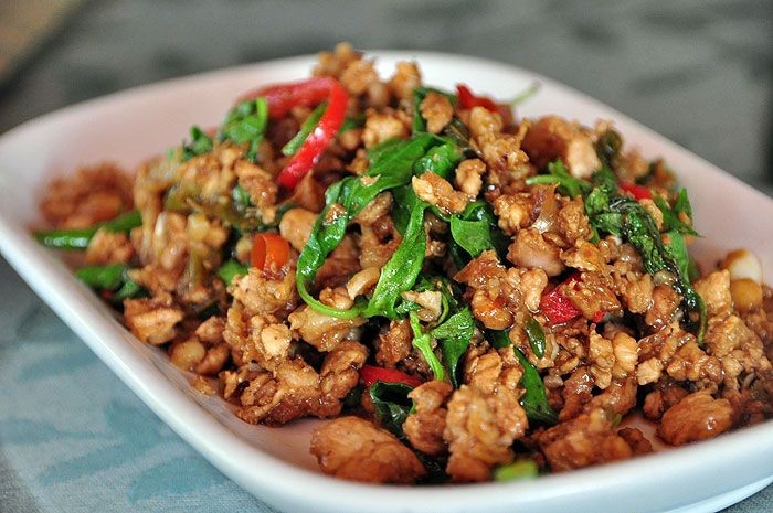 หมูสับผัดกะเพรา (สากล) อาหารภาคกลาง