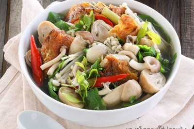 ต้มเห็ดรวมใส่ปลาแห้ง อาหารภาคอีสาน