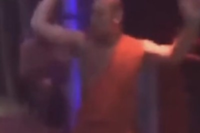 เสื่อมหนัก! พระแดนซ์กระจาย ชาวเน็ตแห่รุมวิจารณ์ไม่เหมาะสม (คลิป)