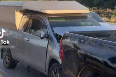 งานนี้ยาว ชนต่อกัน 7 คัน สภาพยับทุกคัน ไม่รู้ขับตามกันมายังไงถึงเรียงกันแบบนี้