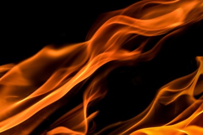 โทรคมนาคมแห่งชาติ แจ้งเหตุไฟไหม้อาคารจอดรถ