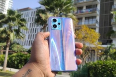 ภาพเครื่องจริง Realme 9 Pro+ ปรากฎพร้อมฝาหลังเปลี่ยนสีสันได้