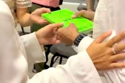 เหมาะสมหรือไม่ ! ครอบครัว ลูกหนัง ศีตลา มอบอัลบั้มวง H1-Key ให้เบิร์ด แฟนแตงโม นิดา