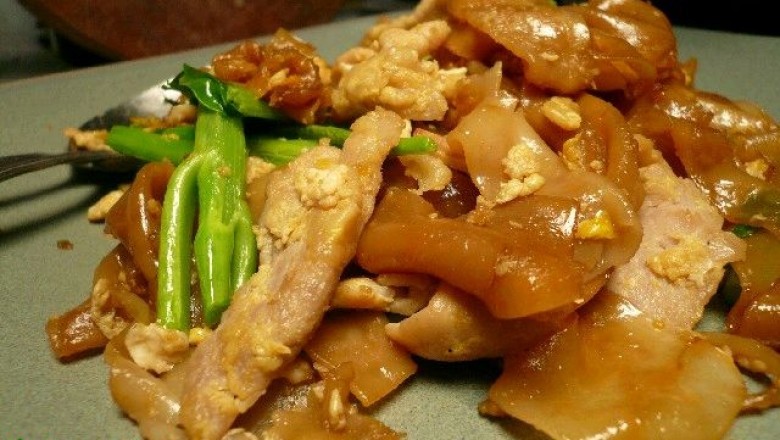 ผัดซีอิ๊ว อาหารจานเดียว