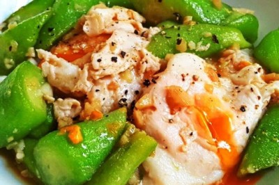 ผัดบวบใส่ไข่ยางมะตูม อาหารจานเดียว