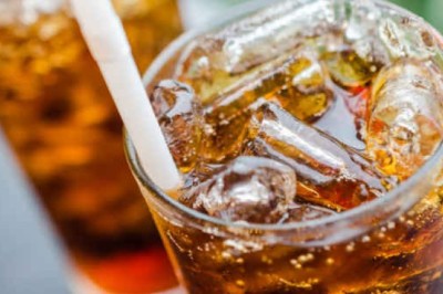 ดื่มน้ำอัดลมวันละ 2 กระป๋อง เสี่ยงเป็นมะเร็ง