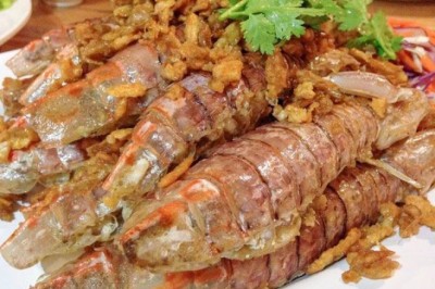 กั้งทอดกระเทียม อาหารจานเดียว