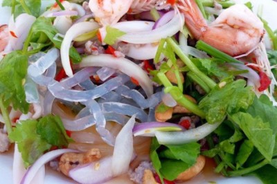 ยำเส้นแก้ว อาหารจานเดียว