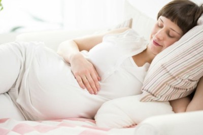 เคล็ดลับช่วยแม่ท้องหลับสบาย