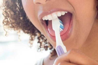 กำจัดกลิ่นปากด้วยการแปรงลิ้น