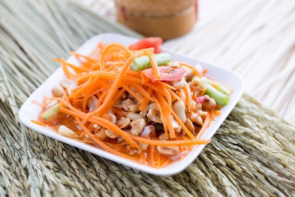 ส้มตำแครอท (สากล) อาหารภาคอีสาน