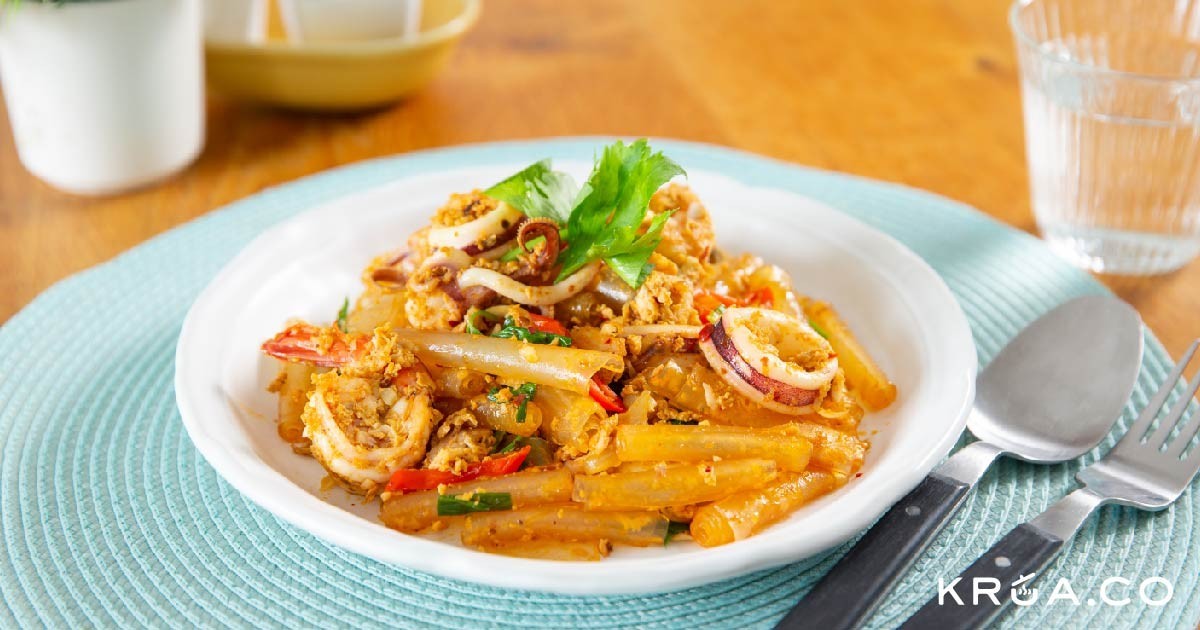 พาสต้ากับผงกะหรี่ซีฟู้ด อาหารญี่ปุ่น