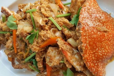 ปูผัดผงกะหรี่ อาหารภาคกลาง