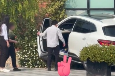 เกิดอะไร! รถราคาหลักล้าน คันเร่งค้าง พุ่งชนร้านกาแฟ มีคนใช้รถรุ่นนี้มีเยอะซะด้วย