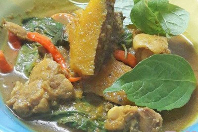 แกงคั่วเผ็ดฟักทองกับไก่ อาหารภาคใต้