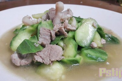 ผัดบวบกับหมู อาหารภาคใต้