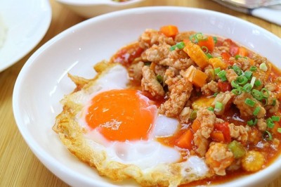 ไข่ดาวทรงเครื่อง อาหารจานเดียว