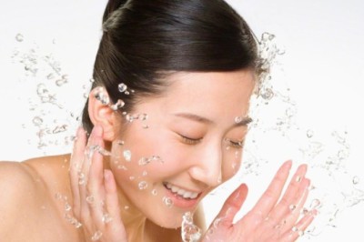 9 ขั้นตอนการล้างหน้าเพื่อความสวยใส