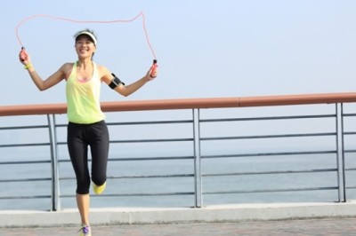 สาวเฮลท์ตี้กับการกระโดดเชือก