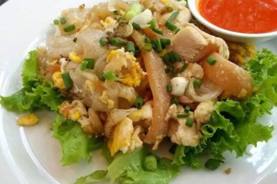 ก๋วยเตี๋ยวคั่วไก่ อาหารจานเดียว