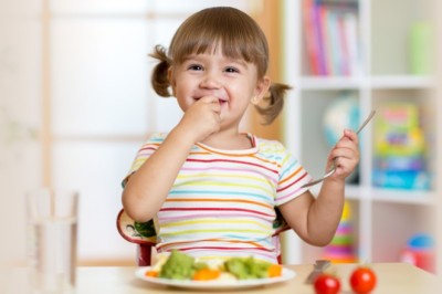 เทคนิคชวนเจ้าตัวเล็กนั่งโต๊ะ