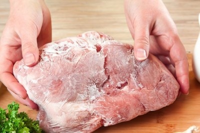 วิธีละลายเนื้อจากช่องแข็งโดยไม่เสียรสชาติ