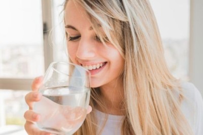 น้ำเปล่าทางเลือกสำหรับสาวที่กำลังลดน้ำหนัก