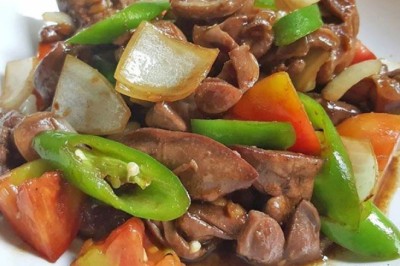 ผัดพริกเครื่องในไก่ อาหารจานเดียว