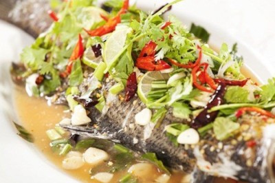 ปลากะพงนึ่งมะนาว อาหารจานเดียว