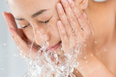 เทคนิคเตือนตัวเองให้ล้างเมคอัพก่อนนอน